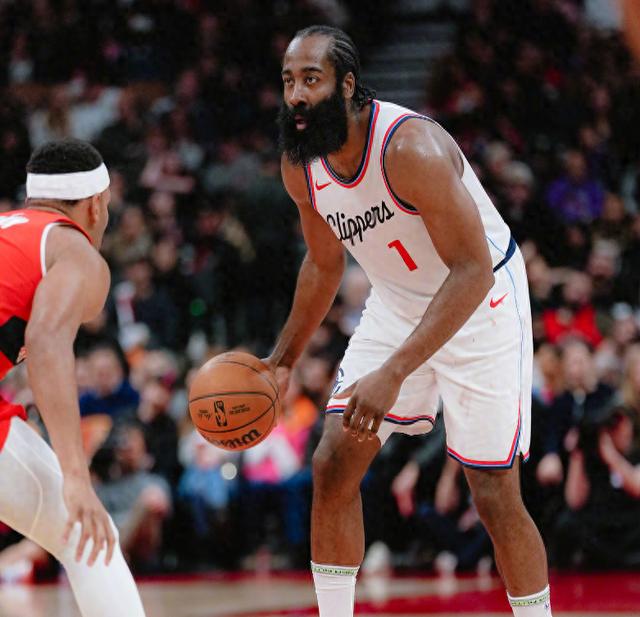 爱游戏中国官网Ming重要时刻爆冷，快船带队取胜！(快船几个全明星)