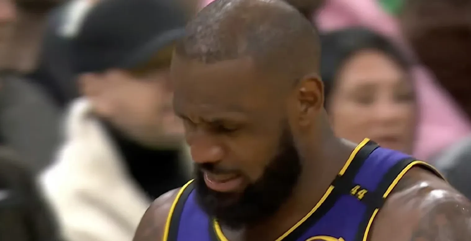 AYX SPORTS包含湖人不断突破！，杜兰特连续二十场比赛得分超过败北比赛高潮迭起的词条