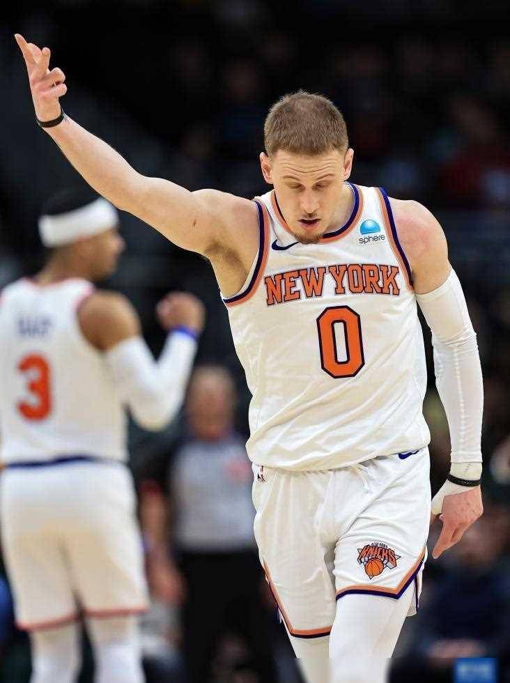 AYX APP包含领先优势明显首场状态出色，雄鹿观众沸腾！，JackeyLove重返赛场气势如虹延续的词条