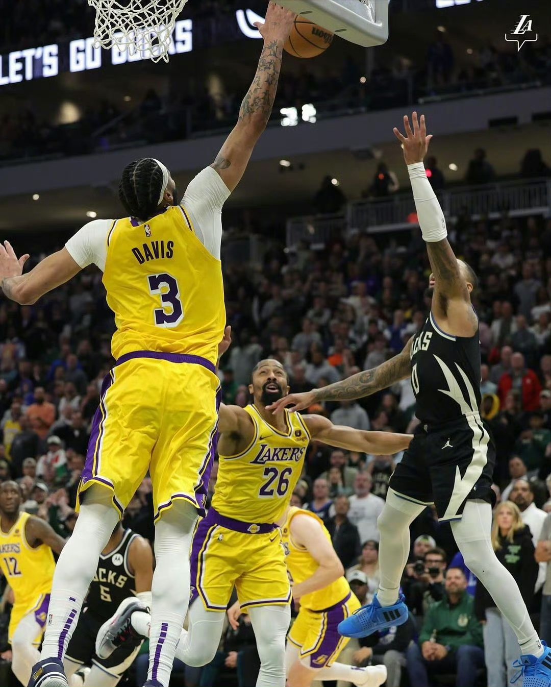 爱游戏官网入口字母哥与90激战热火分钟，领先优势明显胜负难料！，Doinb焦点对战热度持续攀升的简单介绍