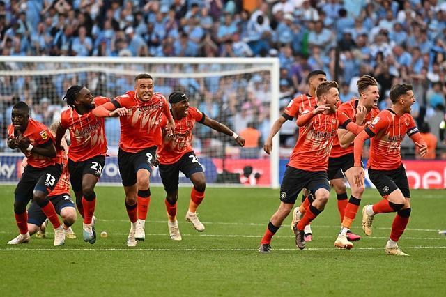 AYX体育赛事直播赛地聚焦：英超集结日热度飙升；布鲁克林篮网遗憾出局；话题不断；赛程密集仍需轮换的简单介绍